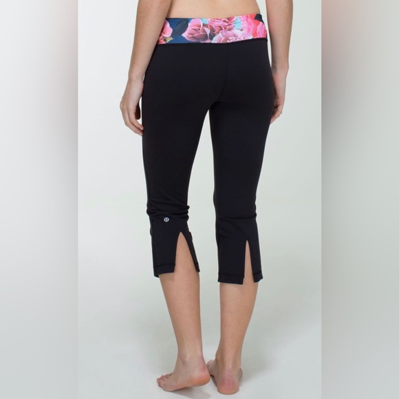 Lululemon Gather and Crow Crop - Picture 5 of 6